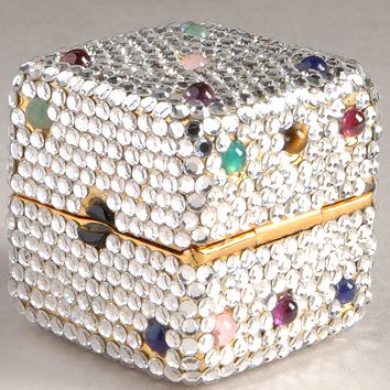 Dice Pillbox, undated, Swarovski crystals, semiprecious stones, gold-plated metal, Gift of Rosalie K. and Sydney Shaftman, 2005.015