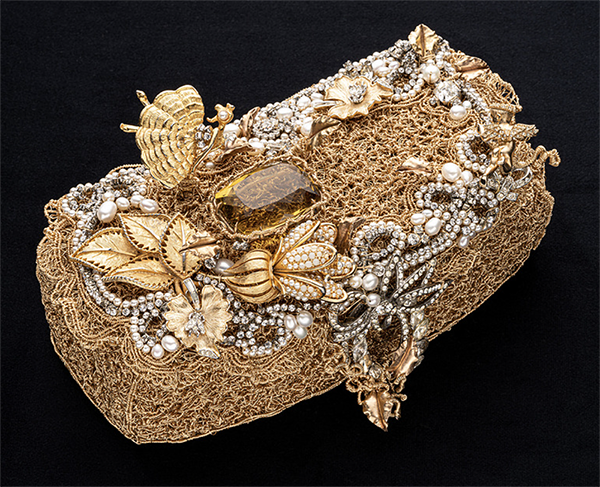 Mindy Lam, Golden Imperial Fantasy: Metal Lace Clutch, 86kt. citrine, 14kt. gold-filled wire, assorted vintage brooches, vintage rhinestones, Courtesy of the Artist