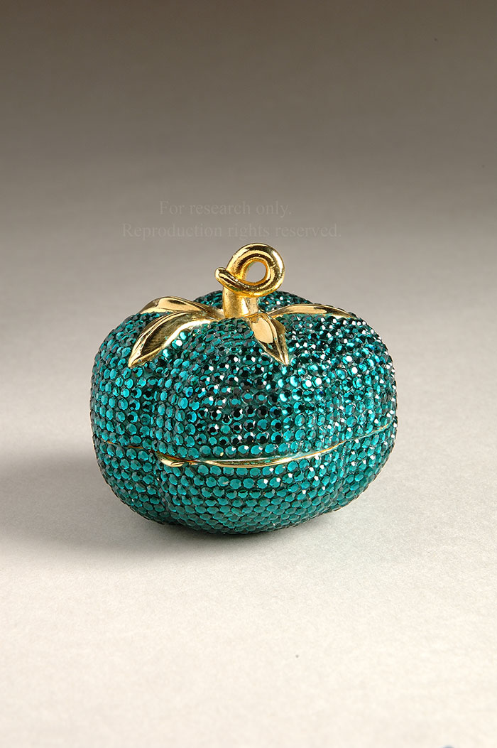 Judith Peto Leiber, Green Tomato Pillbox, undated, Swarovski crystals on metal
2 1/8 x 2 1/4 x 2 in., gift of Rosalie K. and Sydney Shaftman, 2005.010