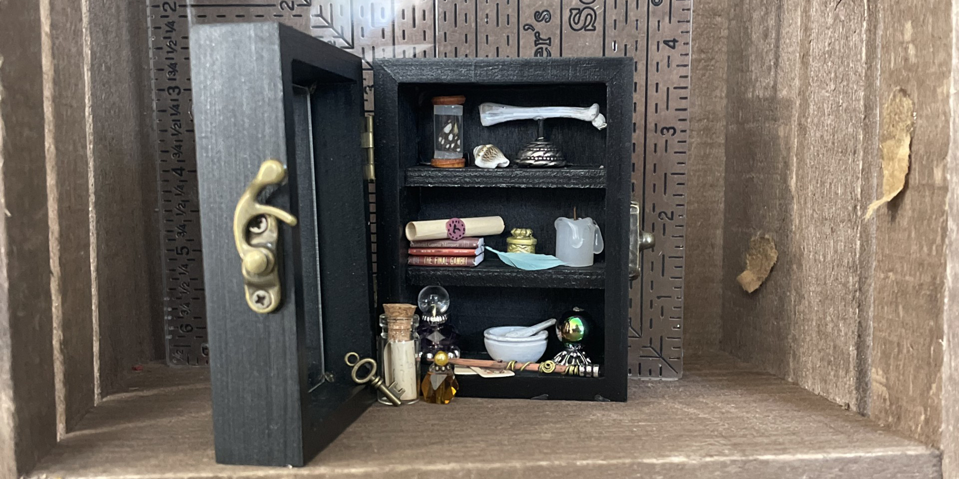 Mini Cabinet of Curiosities Workshop